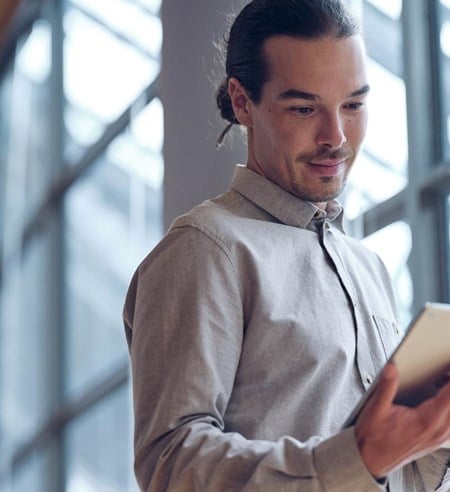 Man using tablet