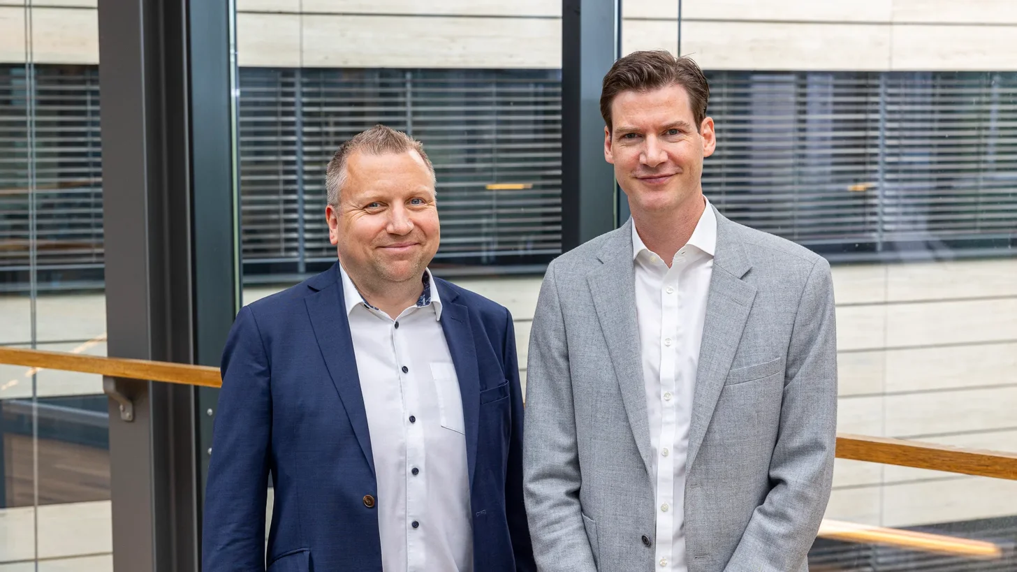 Adm. dir. Øistein Gamst Sandlie i OBOS-banken og Tom-Erik Strand-Udnæseth, produktsjef i Tietoevry Banking.