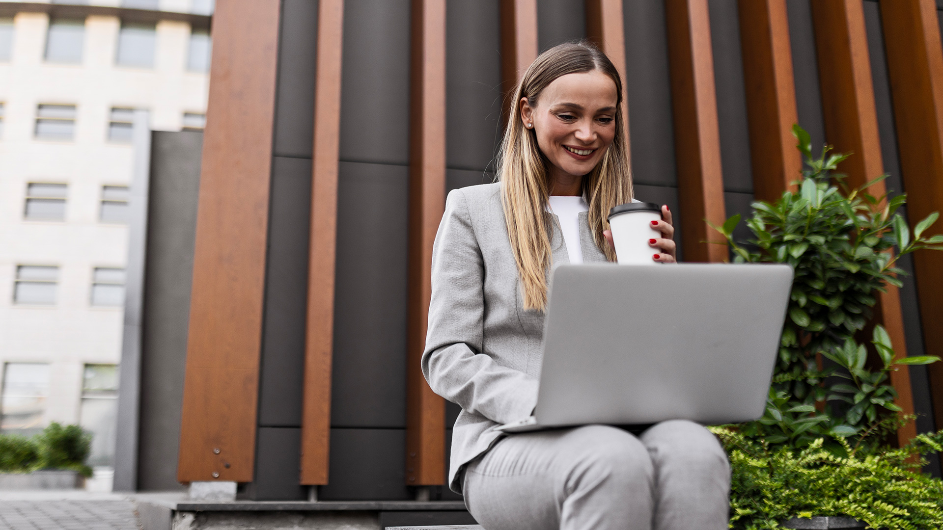 Corporate Intranet Solutions for 4 Large Banks  